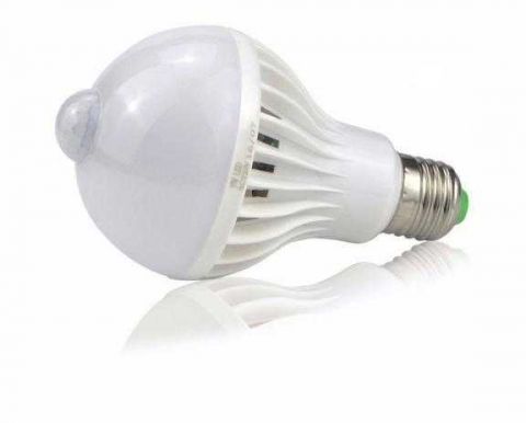 Lampada Led Bulbo 09w C/ Sensor Presenca Sd Led